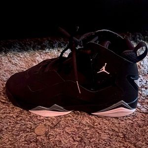 size 7 in men’s only 60$